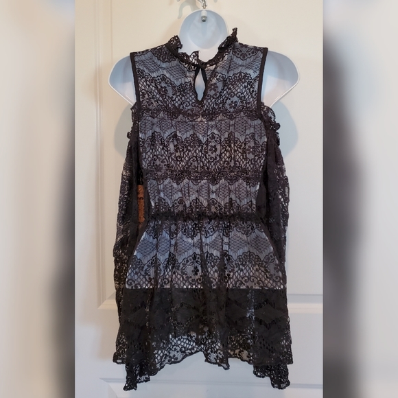 Cold Shoulder Lace Top - Picture 2 of 7